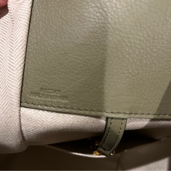 LOEWE Calfskin Small Hammock Shoulder Bag Clay Green Dusty Beige - Picture 15 of 16